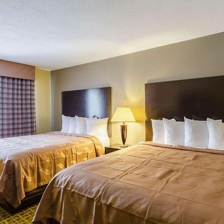 Rodeway Inn بروكتون المظهر الخارجي الصورة