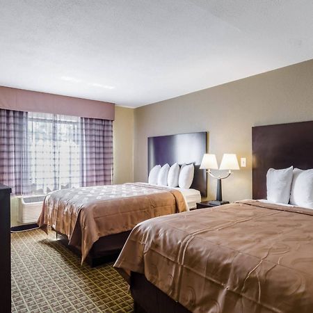Rodeway Inn بروكتون المظهر الخارجي الصورة