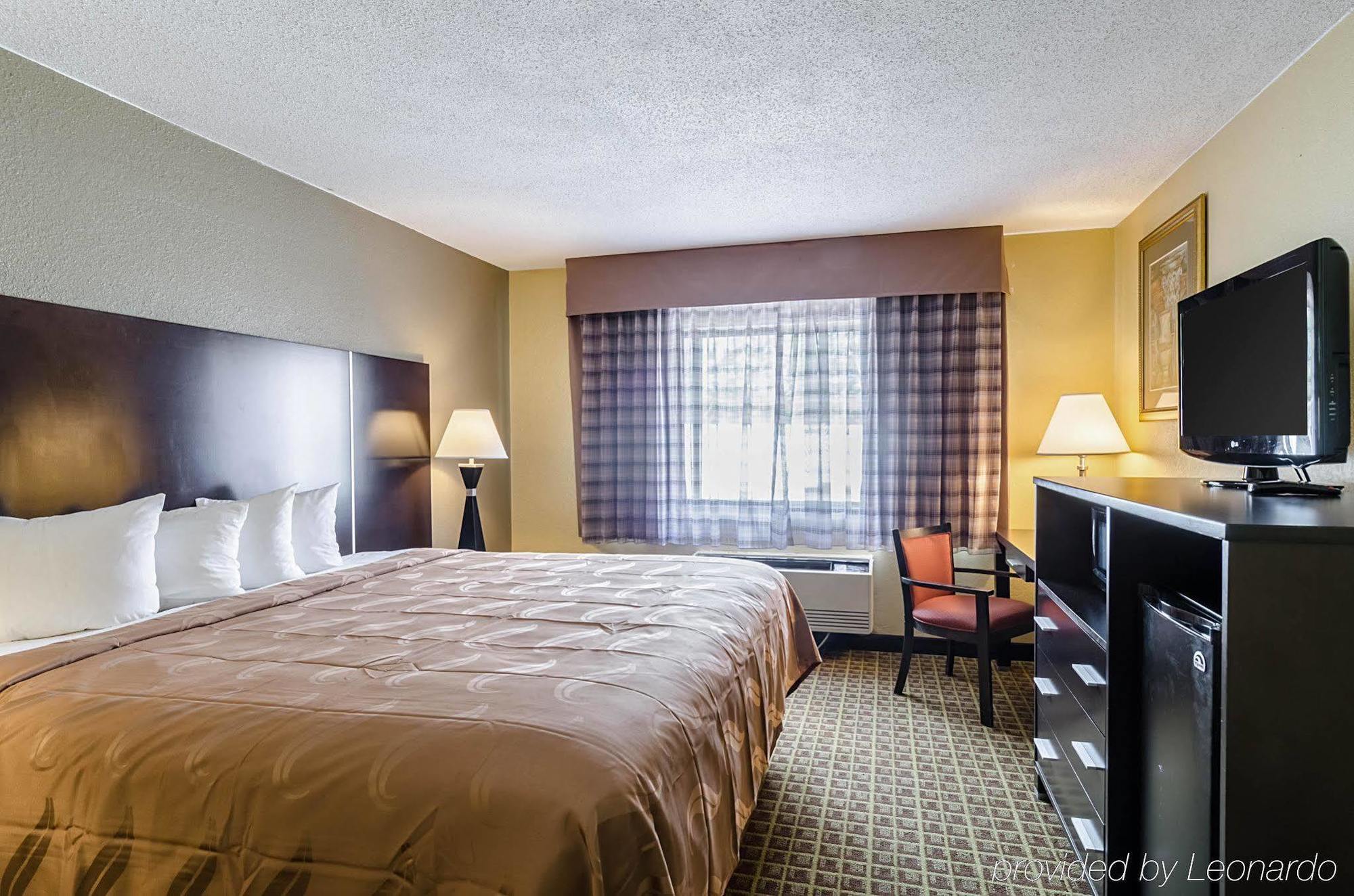 Rodeway Inn بروكتون المظهر الخارجي الصورة