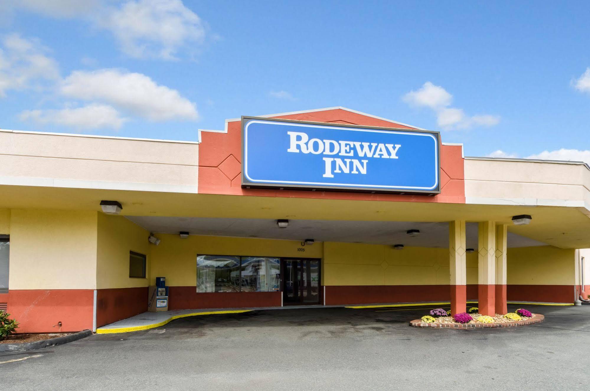 Rodeway Inn بروكتون المظهر الخارجي الصورة