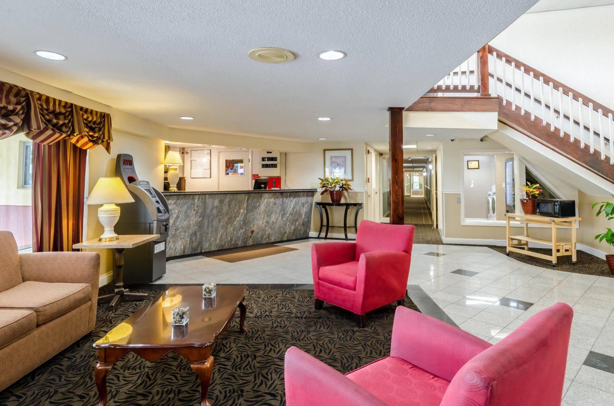 Rodeway Inn بروكتون المظهر الخارجي الصورة