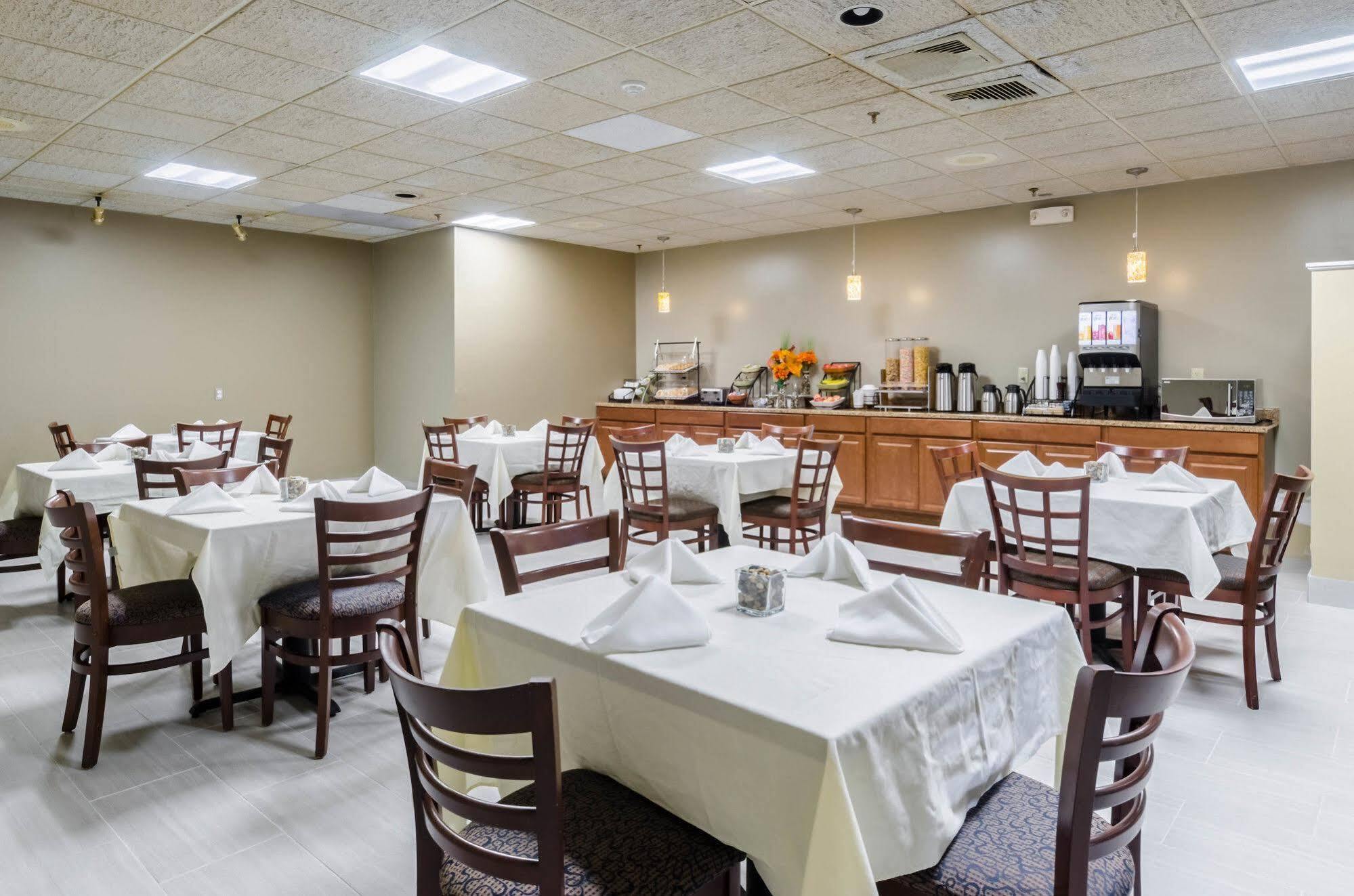 Rodeway Inn بروكتون المظهر الخارجي الصورة
